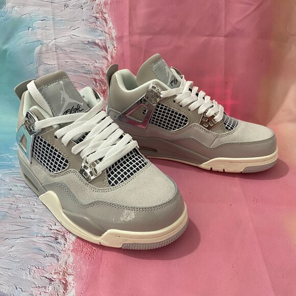 Men's Jordan Retro 4 Frozen Moments sneakers - Picture 2 of 9